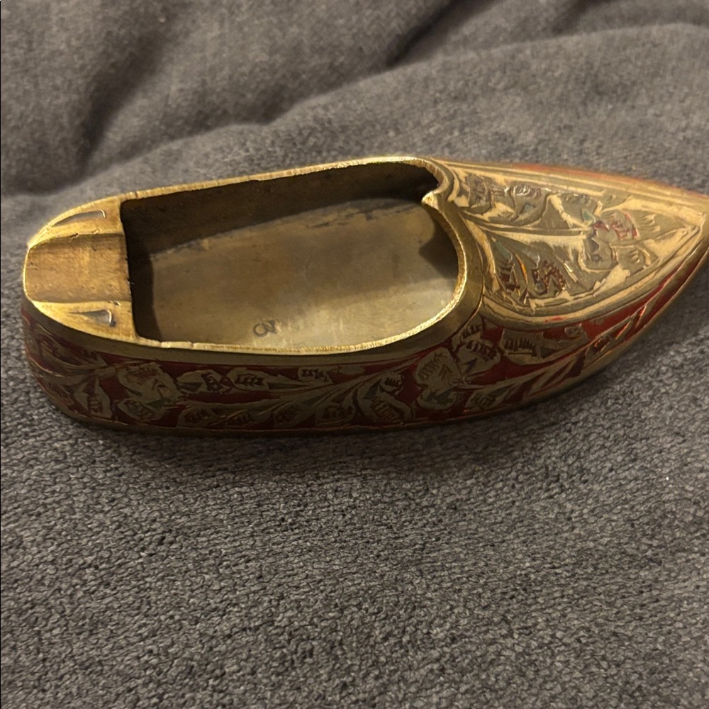 Vintage made in India and Red Shoe ashtray